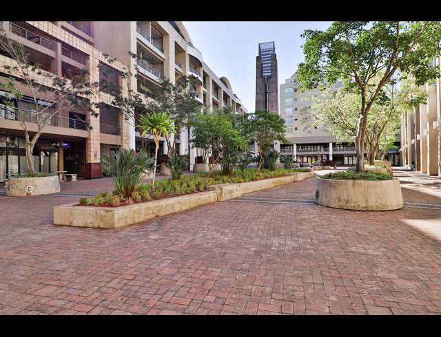 1 BEDROOM APARTMENT FOR SALE IN UMHLANGA RIDGE